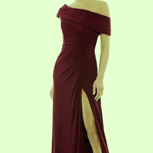 Mac Duggal Eggplant Purple Ruched One-Shoulder Trumpet Gown